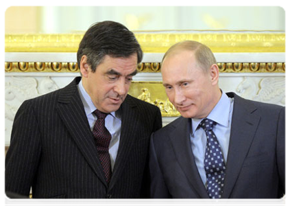 Prime Minister Vladimir Putin and French Prime Minister Francois Fillon