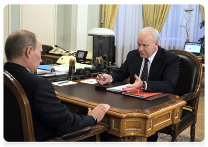 Prime Minister of the Republic of Khakassia Viktor Zimin at a meeting with Prime Minister Vladimir Putin