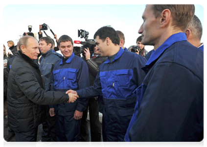 Prime Minister Vladimir Putin visiting the construction site of a bridge across the Staraya and Novaya Pregolya rivers in Kaliningrad