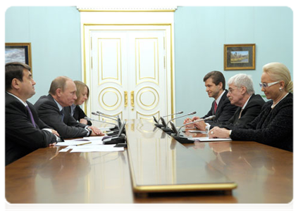 Prime Minister Vladimir Putin meeting with Raymond Benjamin, secretary general of the International Civil Aviation Organization (ICAO)