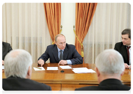 Prime Minister Vladimir Putin meeting with the leaders of the United Russia parliamentary party in the State Duma