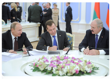 Belarusian President Alexander Lukashenko, President Dmitry Medvedev and Prime Minister Vladimir Putin at a meeting of the Supreme State Council of the Union State of Russia and Belarus