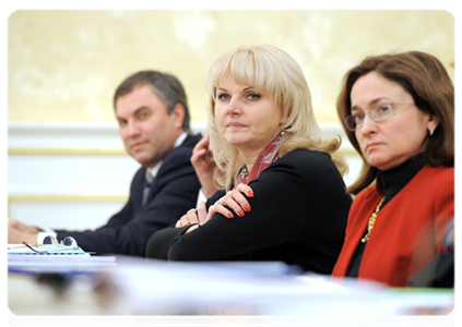 Economic Development Minister Elvira Nabiullina, Health Minister Tatyana Golikova and Deputy Prime Minister and Chief of the Government Staff Vyacheslav Volodin at a Government Presidium meeting
