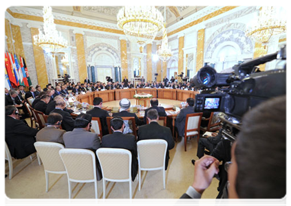 Председатель Правительства Российской Федерации В.В.Путин принял участие в заседании Совета глав правительств государств-членов ШОС в расширенном составе