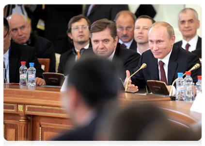 Prime Minister Vladimir Putin takes part in an expanded meeting of the SCO heads of government