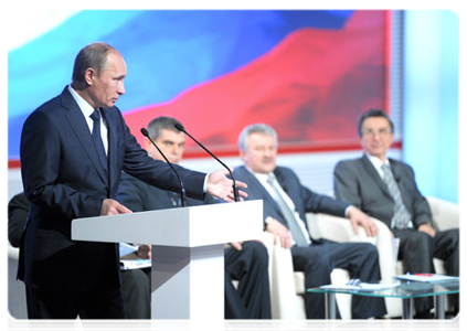 Prime Minister Vladimir Putin at the National Transport Conference plenary session in Novosibirsk