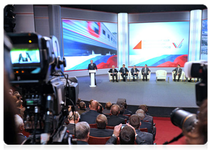 Председатель Правительства Российской Федерации В.В.Путин принял участие в пленарном заседании Всероссийской конференции транспортников в Новосибирске
