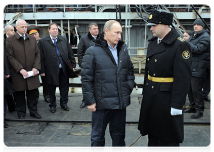 Председатель Правительства Российской Федерации В.В.Путин посетил ОАО «ПО “Севмаш”», где осмотрел атомный подводный крейсер «Александр Невский»