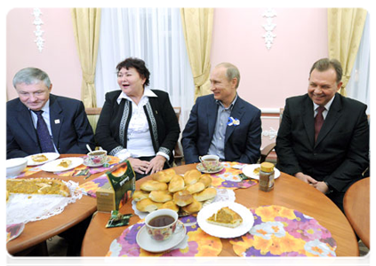 Председатель Правительства Российской Федерации В.В.Путин встретился с сотрудниками Ломоносовского общественного фонда