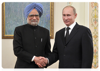 Prime Minister Vladimir Putin meeting with his Indian counterpart Manmohan Singh