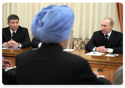 Председатель Правительства Российской Федерации В.В.Путин встретился с Премьер-министром Индии Манмоханом Сингхом