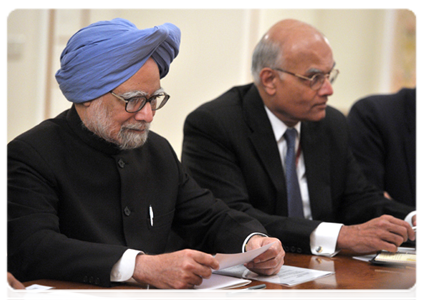 Prime Minister of India Manmohan Singh at a meeting with Prime Minister Vladimir Putin