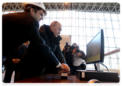 Председатель Правительства Российской Федерации В.В.Путин посетил Саяно-Шушенскую ГЭС, где принял участие в запуске в эксплуатацию нового гидроагрегата