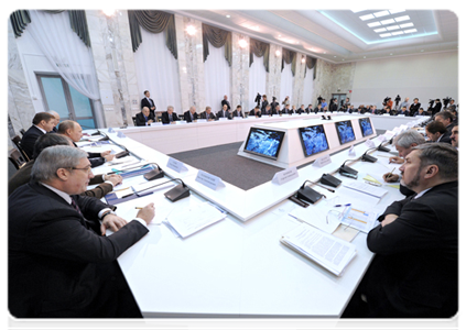 Председатель Правительства Российской Федерации В.В.Путин провёл на Саяно-Шушенской ГЭС заседание Правительственной комиссии по развитию электроэнергетики