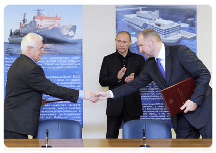 В присутствии Председателя Правительства Российской Федерации В.В.Путина был подписан ряд документов