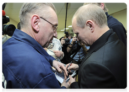 Председатель Правительства Российской Федерации В.В.Путин пообщался с рабочими ОАО «Балтийский завод»