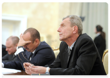 Участники совещания по ситуации на Богословском алюминиевом заводе и Таганрогском автомобильном заводе