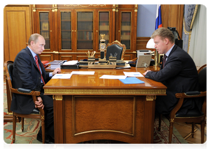 Prime Minister Vladimir Putin holding a working meeting with the President of ALROSA, Fyodor Andreev