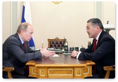 Председатель Правительства Российской Федерации В.В.Путин провел рабочую встречу с главой Республики Калмыкия А.М.Орловым