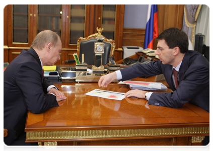 Prime Minister Vladimir Putin meets with Minister of Communications and Mass Media Igor Shchegolev