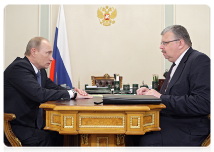 Prime Minister Vladimir Putin at a meeting with Federal Customs Service Head Andrei Belyaninov
