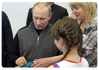 Председатель Правительства Российской Федерации В.В.Путин посетил в посёлке Новомихайловский Краснодарского края восстановленную после наводнения школу №30