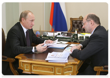 Председатель Правительства Российской Федерации В.В.Путин провёл рабочую встречу с губернатором Свердловской области А.С.Мишариным