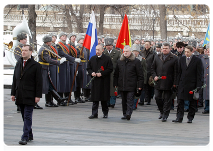 Prime Minister Vladimir Putin at the wreath-laying ceremony at the Tomb of the Unknown Soldier in Alexander Garden