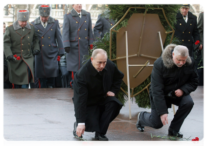 Prime Minister Vladimir Putin at the wreath-laying ceremony at the Tomb of the Unknown Soldier in Alexander Garden