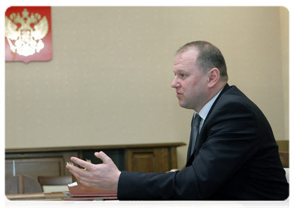 Kaliningrad Region Governor Nikolai Tsukanov at a meeting with Prime Minister Vladimir Putin