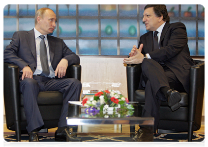 Prime Minister Vladimir Putin with President of the European Commission Jose Manuel Barroso in Brussels
