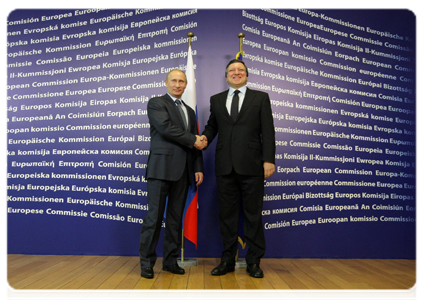 Prime Minister Vladimir Putin with President of the European Commission Jose Manuel Barroso in Brussels