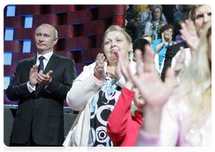 Late last night, Vladimir Putin also attended the taping of Channel One’s show, A Minute of Fame