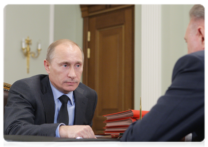 Prime Minister Vladimir Putin at a working meeting with Ryazan Region Governor Oleg Kovalyov