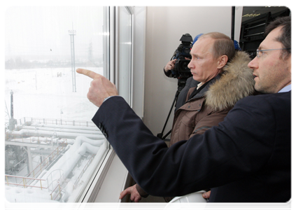 Председатель Правительства Российской Федерации В.В.Путин побывал на Южной ТЭЦ - 22, где осмотрел недавно построенный энергоблок