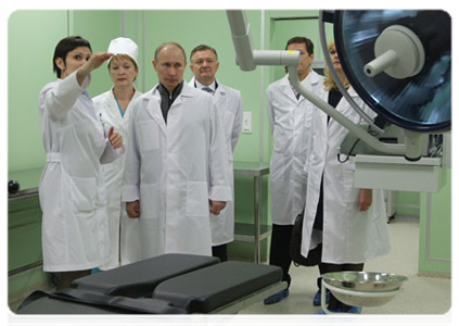 Prime Minister Vladimir Putin visiting a new regional perinatal centre during his trip to the Ryazan Region