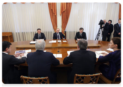 Prime Minister Vladimir Putin at the meeting with the United Russia party leadership