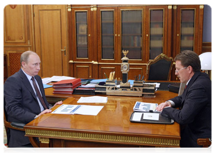 Prime Minister Vladimir Putin at a meeting with Voronezh Region Governor Alexei Gordeyev