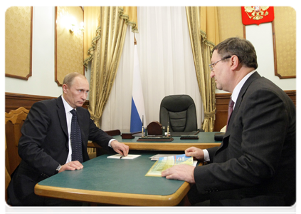 Председатель Правительства Российской Федерации В.В.Путин провёл рабочую встречу с губернатором Тамбовской области О.И.Бетиным
