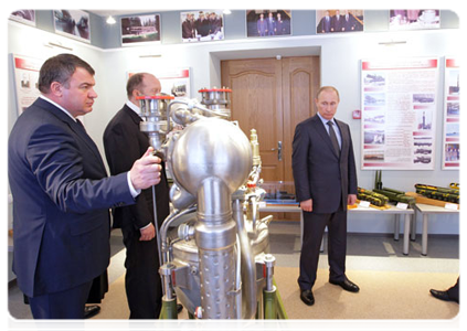 During his tour of the Votkinsk plant, Prime Minister Putin visited its museum