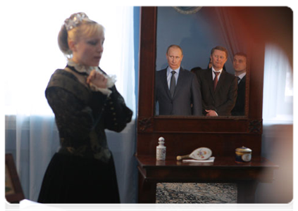 Prime Minister Vladimir Putin visits the Tchaikovsky Museum in Votkinsk