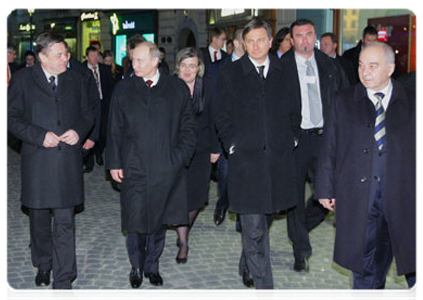 Vladimir Putin strolling yesterday night through Ljubljana with Slovenia’s Prime Minister Borut Pahor and City Mayor Zoran Jankovic