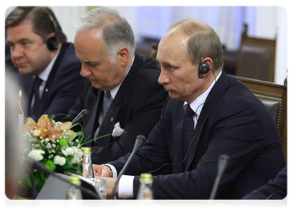 Prime Minister Vladimir Putin at a meeting with the leadership of the National Assembly of Serbia