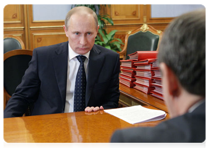 Prime Minister Vladimir Putin meets with Magadan Governor Nikolai Dudov