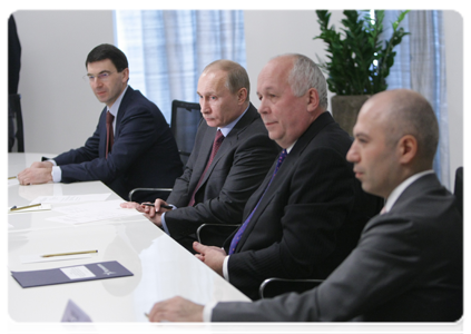 Prime Minister Vladimir Putin meeting with representatives of leading Russian telecommunication companies in the Yota central office