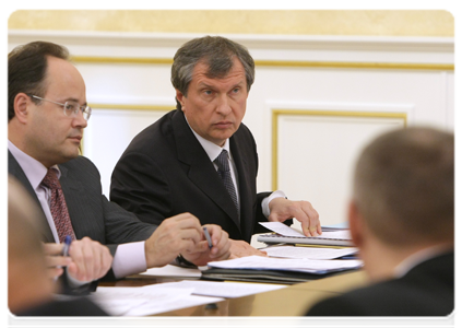 Deputy Prime Minister Igor Sechin at a meeting to discuss the issue of mine safety supervision