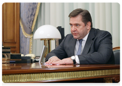 Minister of Energy Sergei Shmatko at a meeting with Prime Minister Vladimir Putin