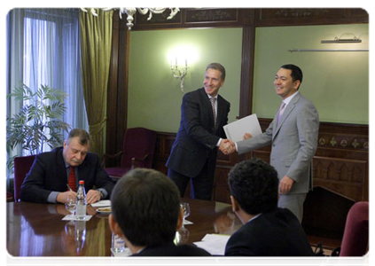 First Deputy Prime Minister Igor Shuvalov meets with First Deputy Prime Minister of Kyrgyzstan Omurbek Babanov