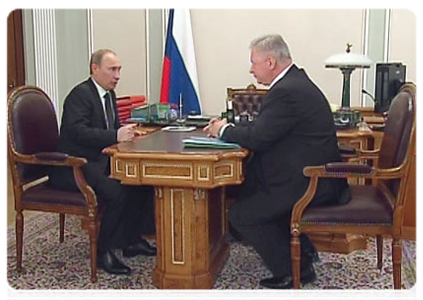 Prime Minister Vladimir Putin at a meeting with Chairman of the Federation of Independent Trade Unions Mikhail Shmakov