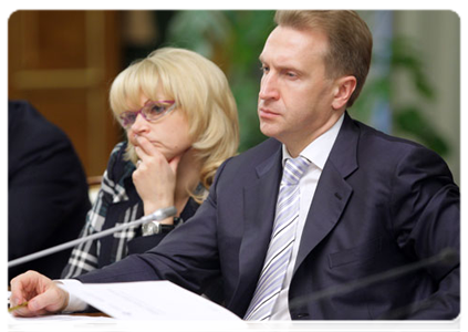 First Deputy Prime Minister Igor Shuvalov and Minister of Healthcare and Social Development Tatyana Golikova at Prime Minister Vladimir Putin’s meeting with the Bureau of the Board of Directors of the Russian Union of Industrialists and Entrepreneurs
